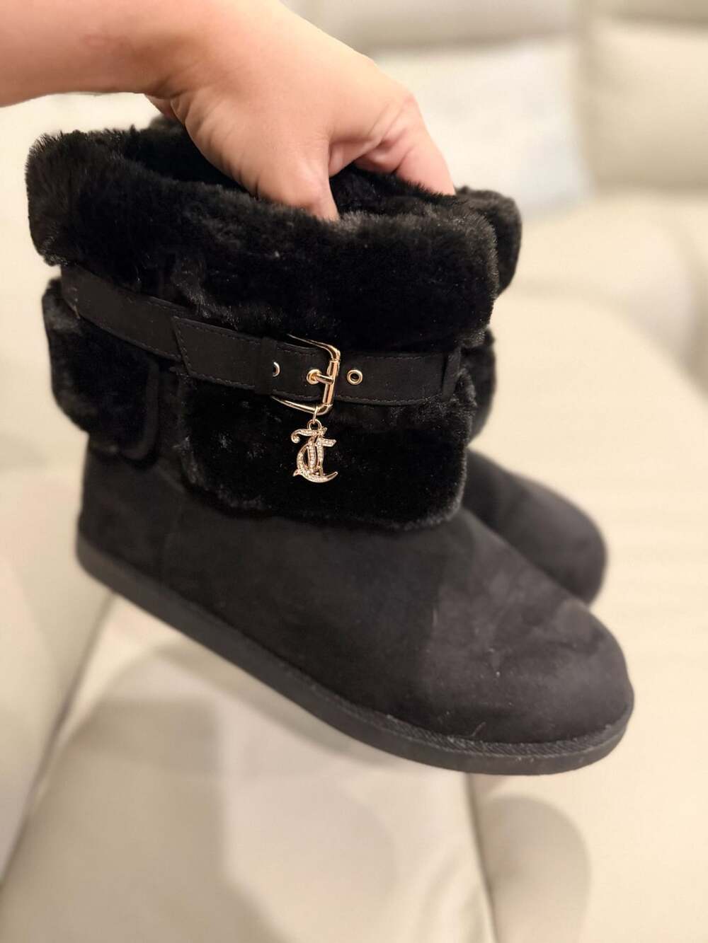 Juicy Couture Koala Winter Booties Size 8.5 Black Faux Fur Boots